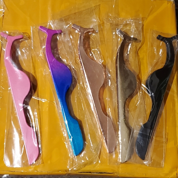 False Lash Kit - Picture 5 of 7